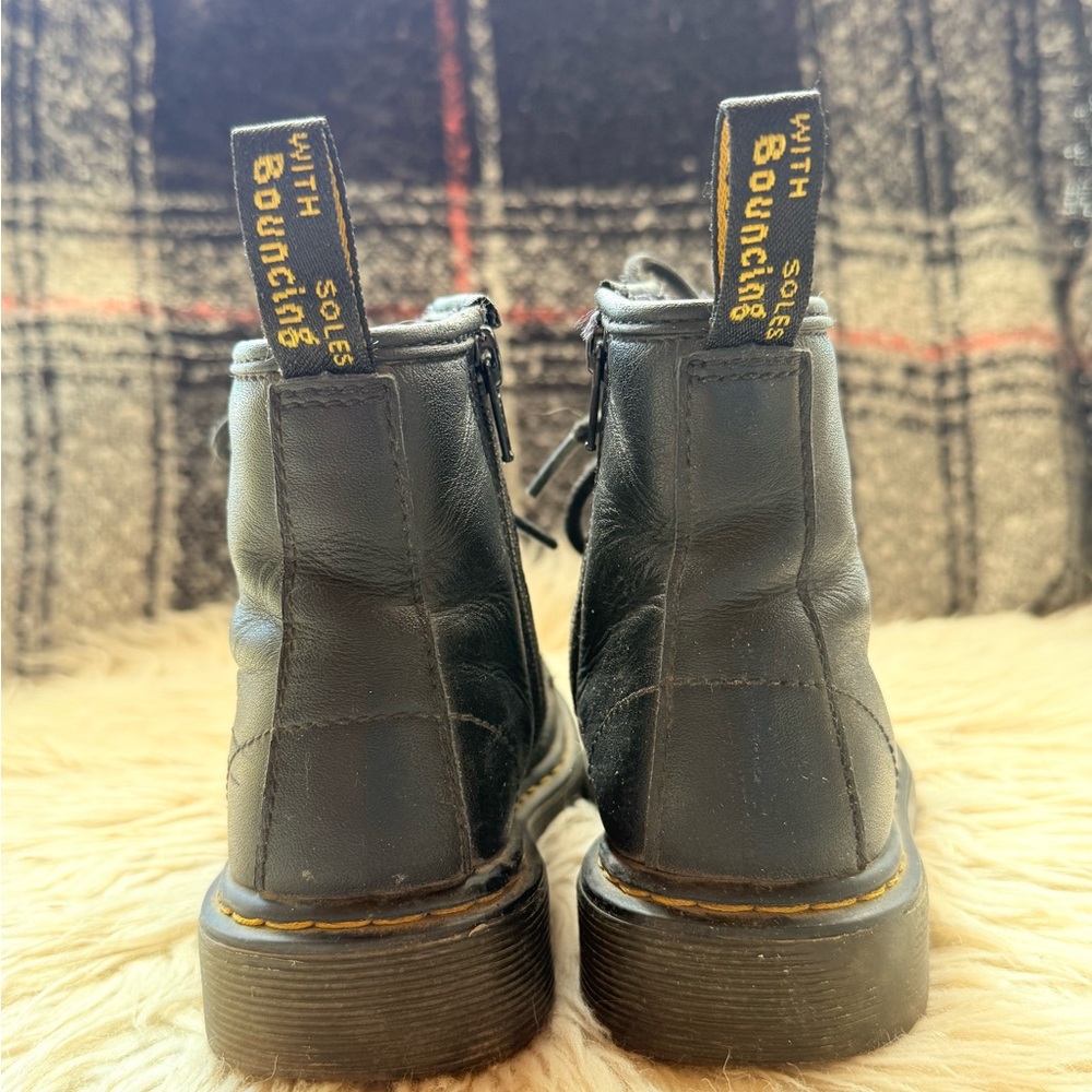 Dr. Martens Airware 1460 Kids Black Leather Boots - Picture 5 of 10